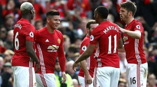  热刺战术革新奏效，客场逆袭曼联成功  