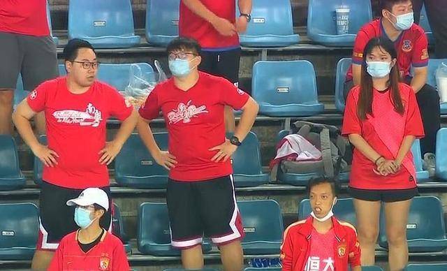  阿森纳门将失误葬送好局  