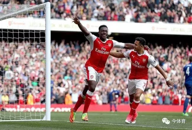  狼队防守反击得手力克曼联